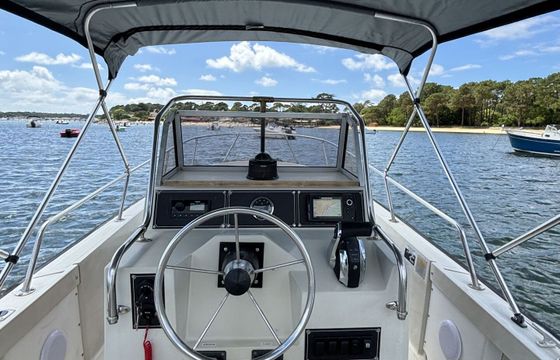 Motorboat Boston Whaler Outrage 22 225hp