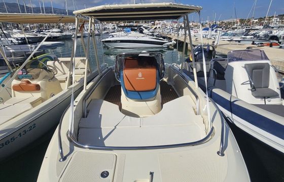 Motorboat INVICTUS Cappoforte fx200 150hp