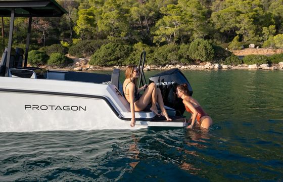 Motorboat Protagon Yachts 25 Sundeck 300hp