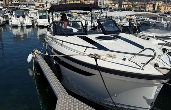 Motorboat Parker 800 cruiser 350hp