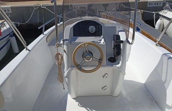 Motorboat Marine Site 17 open