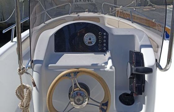 Motorboat Marine Site 17 open