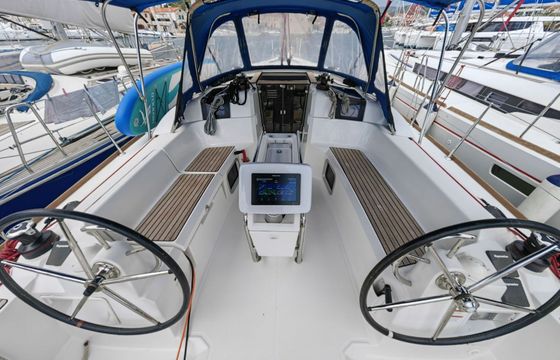 Sailboat Jeanneau Sun Odyssey 389 11m