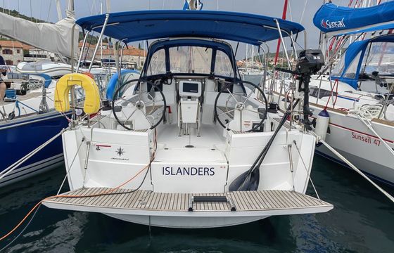 Sailboat Jeanneau Sun Odyssey 389 11m