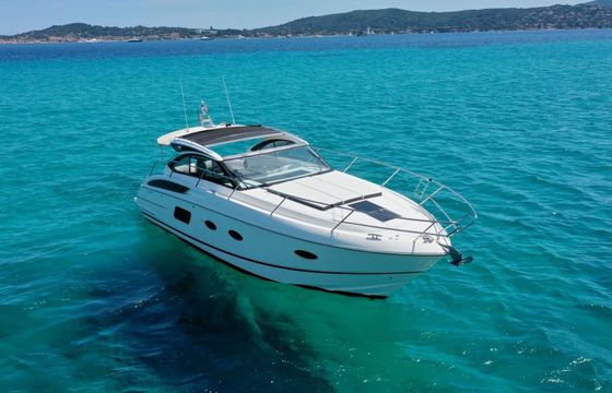 Motorboat Princess V39 660hp