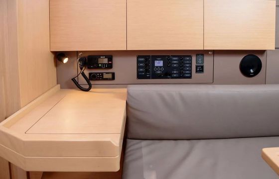 Sailboat Beneteau Oceanis 35.1 10.45m