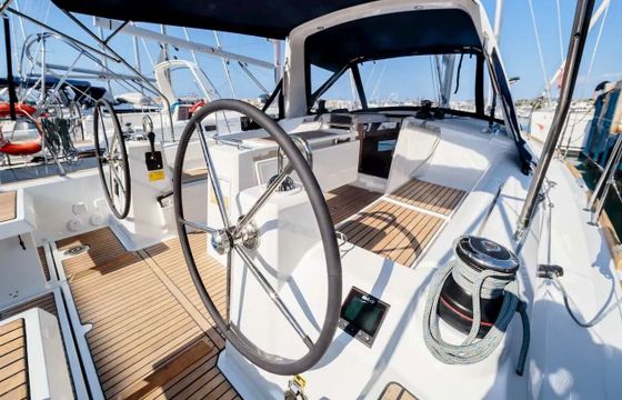 Sailboat Beneteau Oceanis 35.1 10.45m