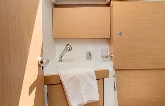 Sailboat Beneteau Oceanis 35.1 10.45m