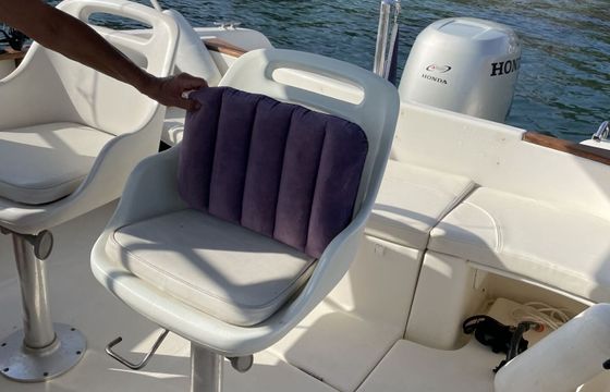 Motorboat Jeanneau CAP camarat 625 cc 130hp