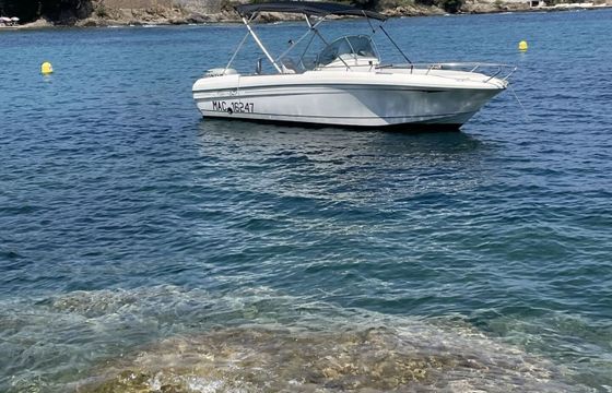 Motorboat Jeanneau CAP camarat 625 cc 130hp