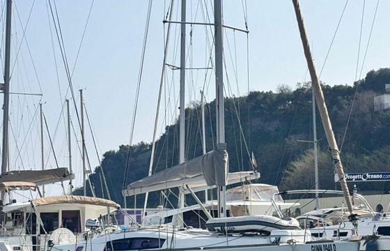 Sailboat Beneteau Oceanis 43 12.75m
