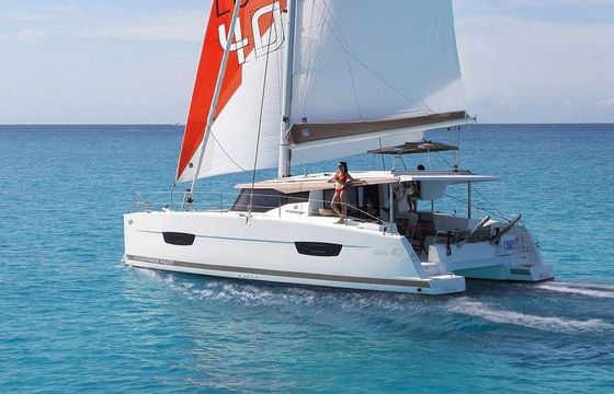 Catamaran FOUNTAINE PAJOT LUCIA 40 11.73m