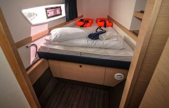 Catamaran FOUNTAINE PAJOT LUCIA 40 11.73m