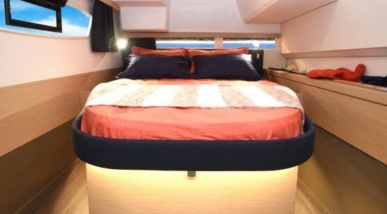 Catamaran FOUNTAINE PAJOT LUCIA 40 11.73m