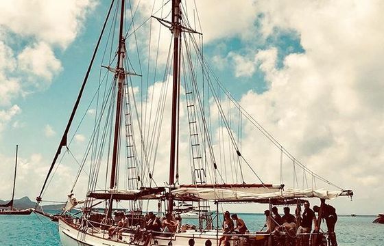 Sailboat Classic Gaff-rigged Schooner Gloucester schooner 20m