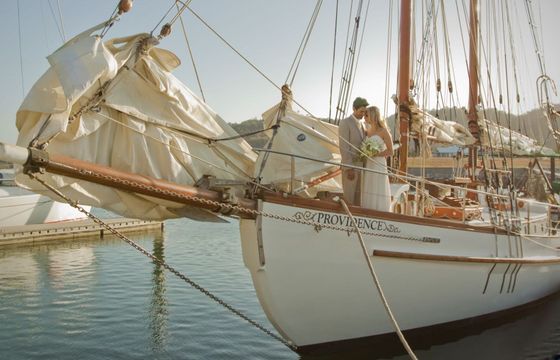 Sailboat Classic Gaff-rigged Schooner Gloucester schooner 20m