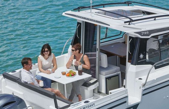 Motorboat Jeanneau Merry Fisher 755 200hp