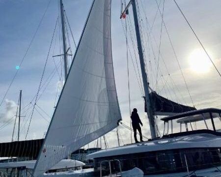 Catamaran LAGOON 42 12.8m