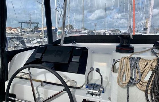 Catamaran LAGOON 42 12.8m