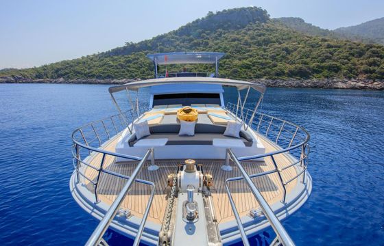 Motor yacht 2023 model luxury gulet with  capacity of 6 people gulet 350hp