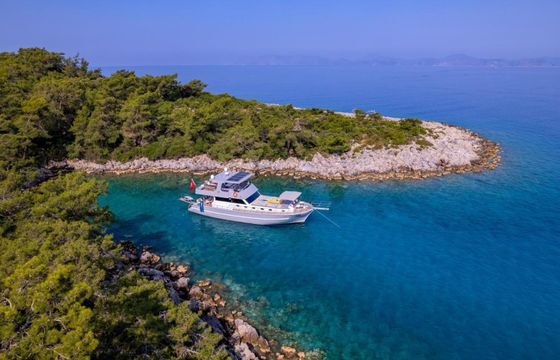Motor yacht 2023 model luxury gulet with  capacity of 6 people gulet 350hp