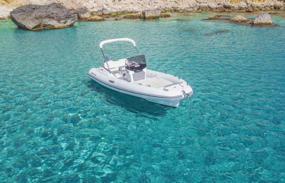 Motorboat Salpa soleil 20 100hp