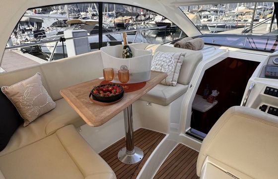 Motor yacht Prestige 38S 600hp