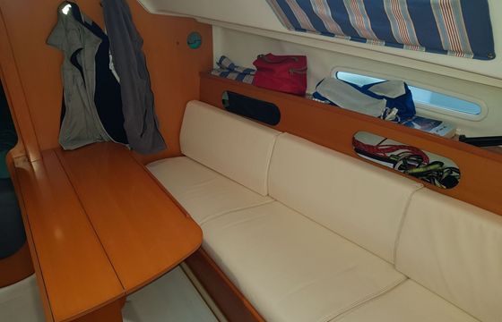 Sailboat Beneteau First 25.7 7.5m
