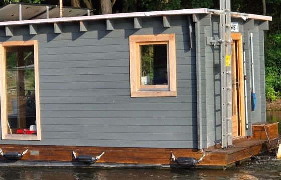 Houseboat Eigenbau Hausfloos