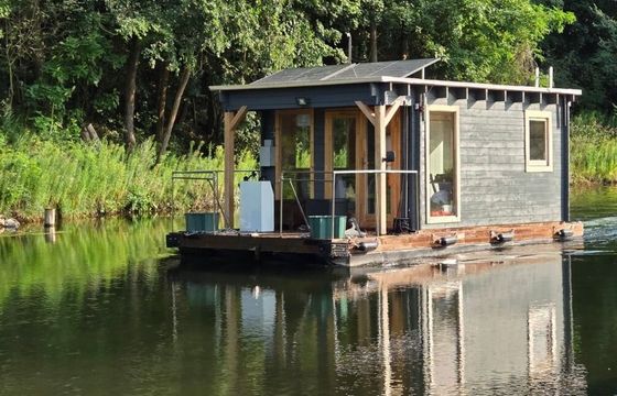 Houseboat Eigenbau Hausfloos