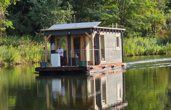Houseboat Eigenbau Hausfloos