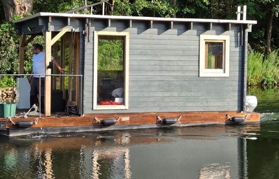 Houseboat Eigenbau Hausfloos