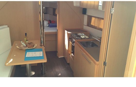 Sailboat BENETEAU OCEANIS 38 11.55m