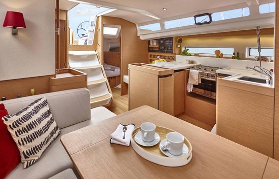 Sailboat JEANNEAU SUN ODYSSEY 440 13.39m