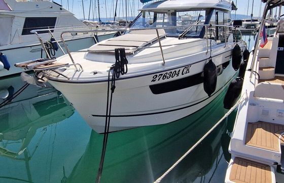 Motorboat Jeanneau Merry Fisher 895 350hp