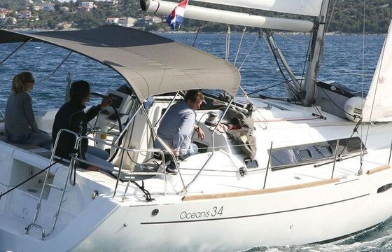 Sailboat Beneteau Oceanis 34.2 10.34m