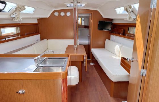 Sailboat Beneteau Oceanis 34.2 10.34m