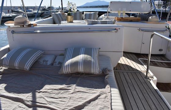 Motorboat Doqueve Majestic 46 fly 960hp