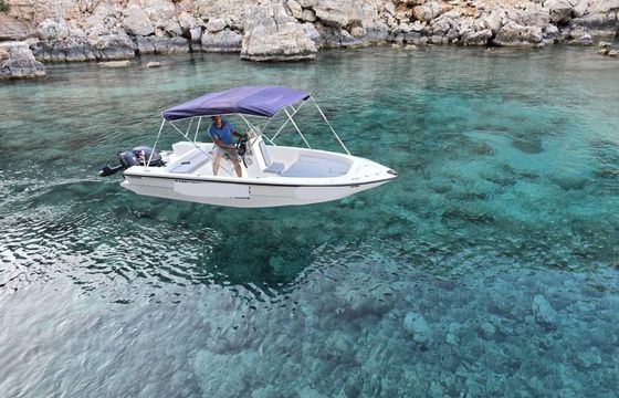 Boat without licence Creta mare 2025