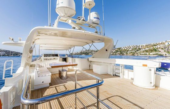 Motor yacht Falcon 115 2285hp