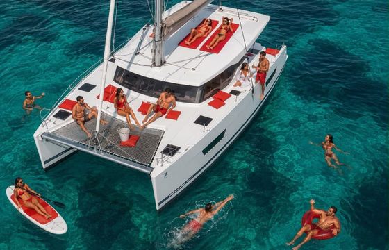 Catamaran Fountaine Pajot Lucia 40 12.8m