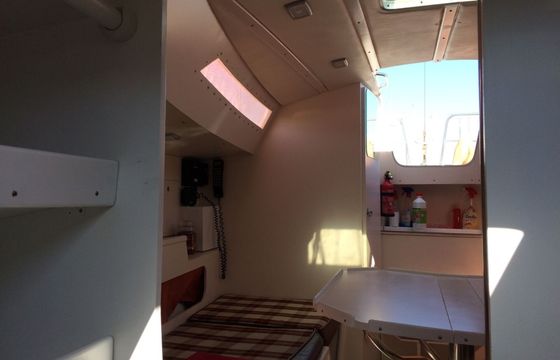 Sailboat JEANNEAU AQUILA 8.28m