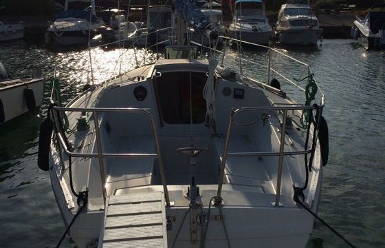 Sailboat JEANNEAU AQUILA 8.28m