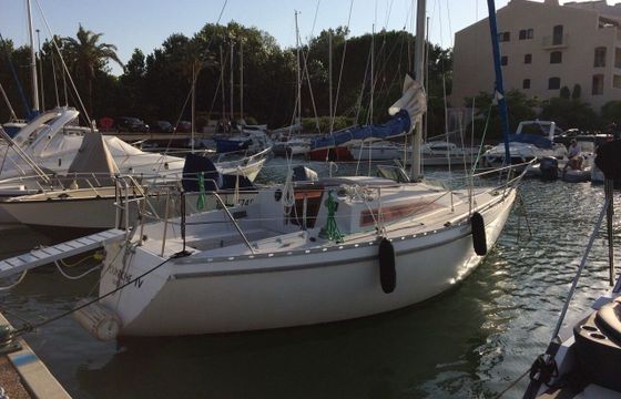 Sailboat JEANNEAU AQUILA 8.28m