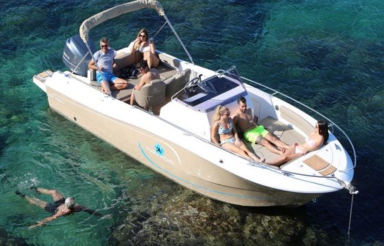 Motorboat Pacific Craft Open 750 225hp