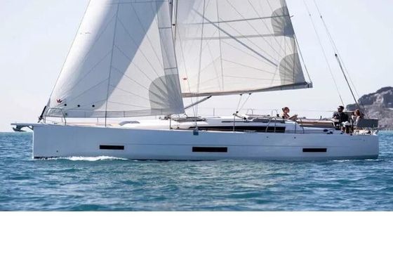 Sailboat Dufour 390 11m