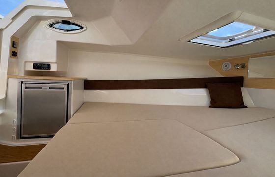 Motorboat Atlantic marine Sun Cruiser 655 175hp