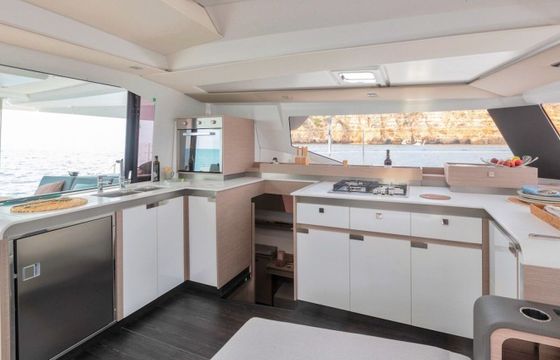 Catamaran Fountaine Pajot Elba 45 13.45m