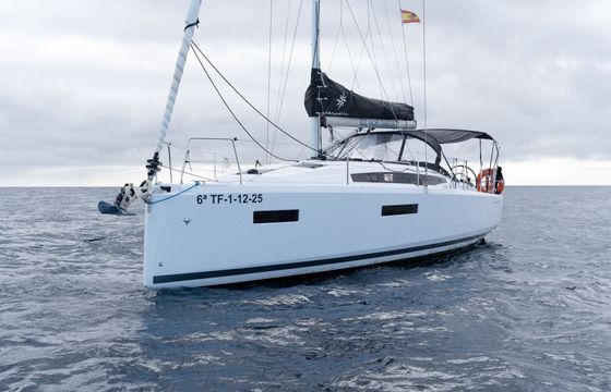 Sailboat Sun Odyssey 380 11m
