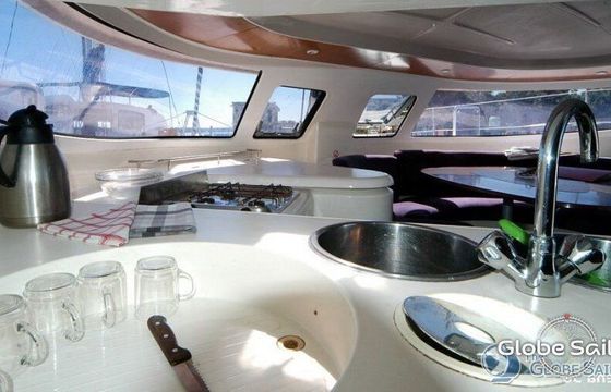 Catamaran Fountaine Pajot Athena 38 12m